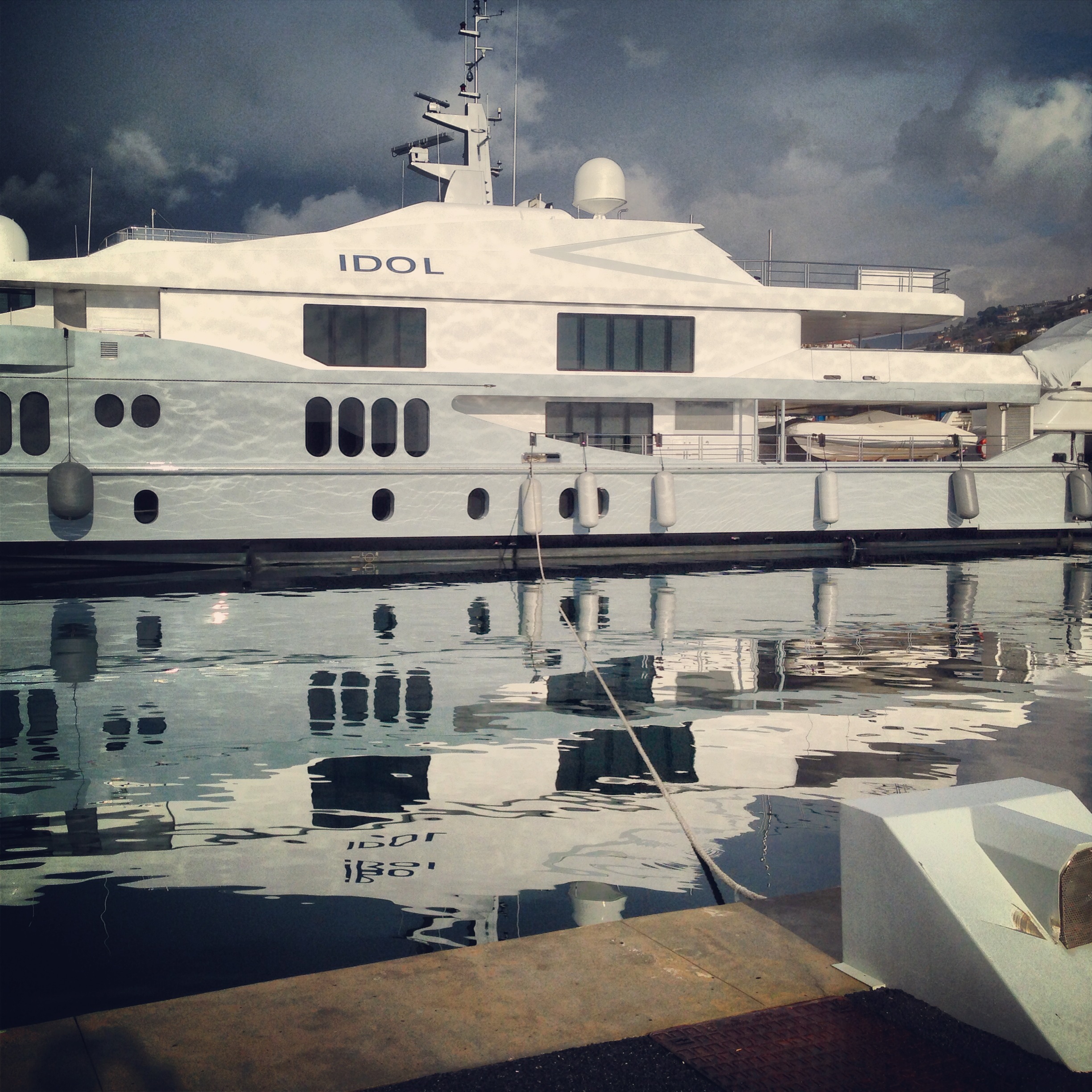 le plus grand yacht de Portosole
