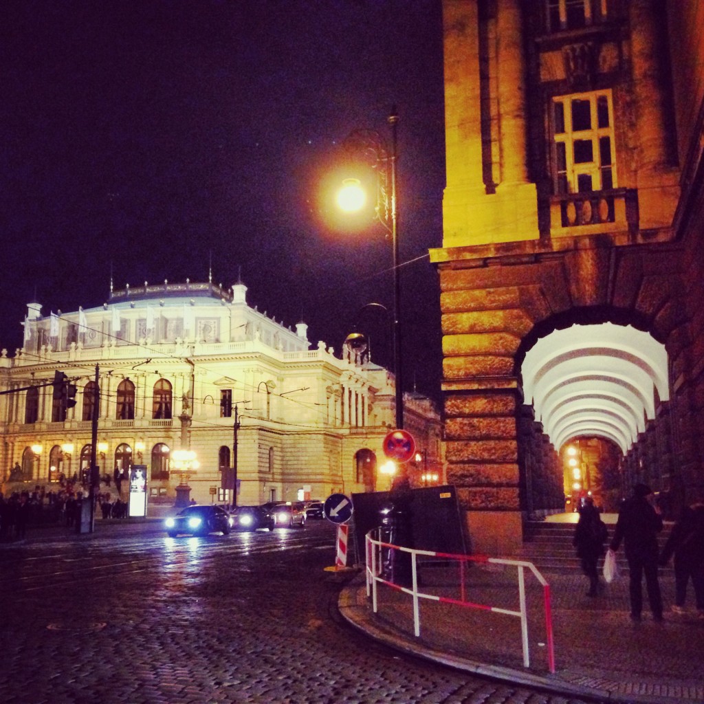 Prague la nuit