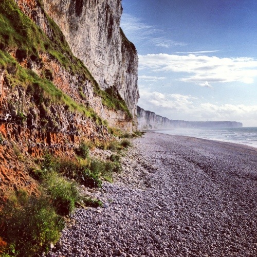 Les légendaires falaises de calcaire de la côte Normande.