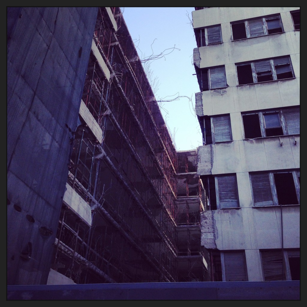 Des constructions laissées à l'abandon à Athènes