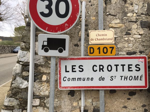 Un nom de ville insolite en Ardèche les Crottes