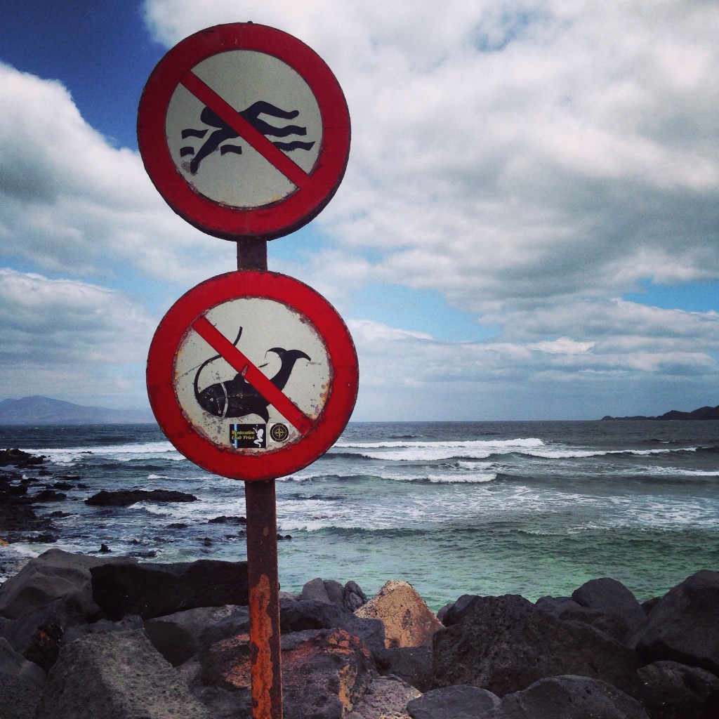 Bienvenue à la mer, interdiction de pêcher et de nager !