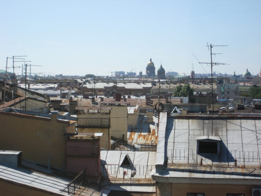 Les toits de Saint-Petersbourg