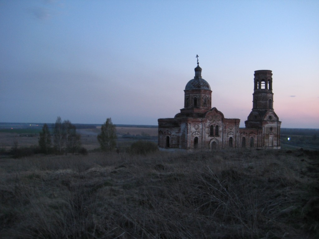 Une église russe, Région de la Volga