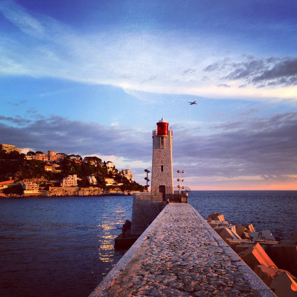 Le phare du port de Nice
