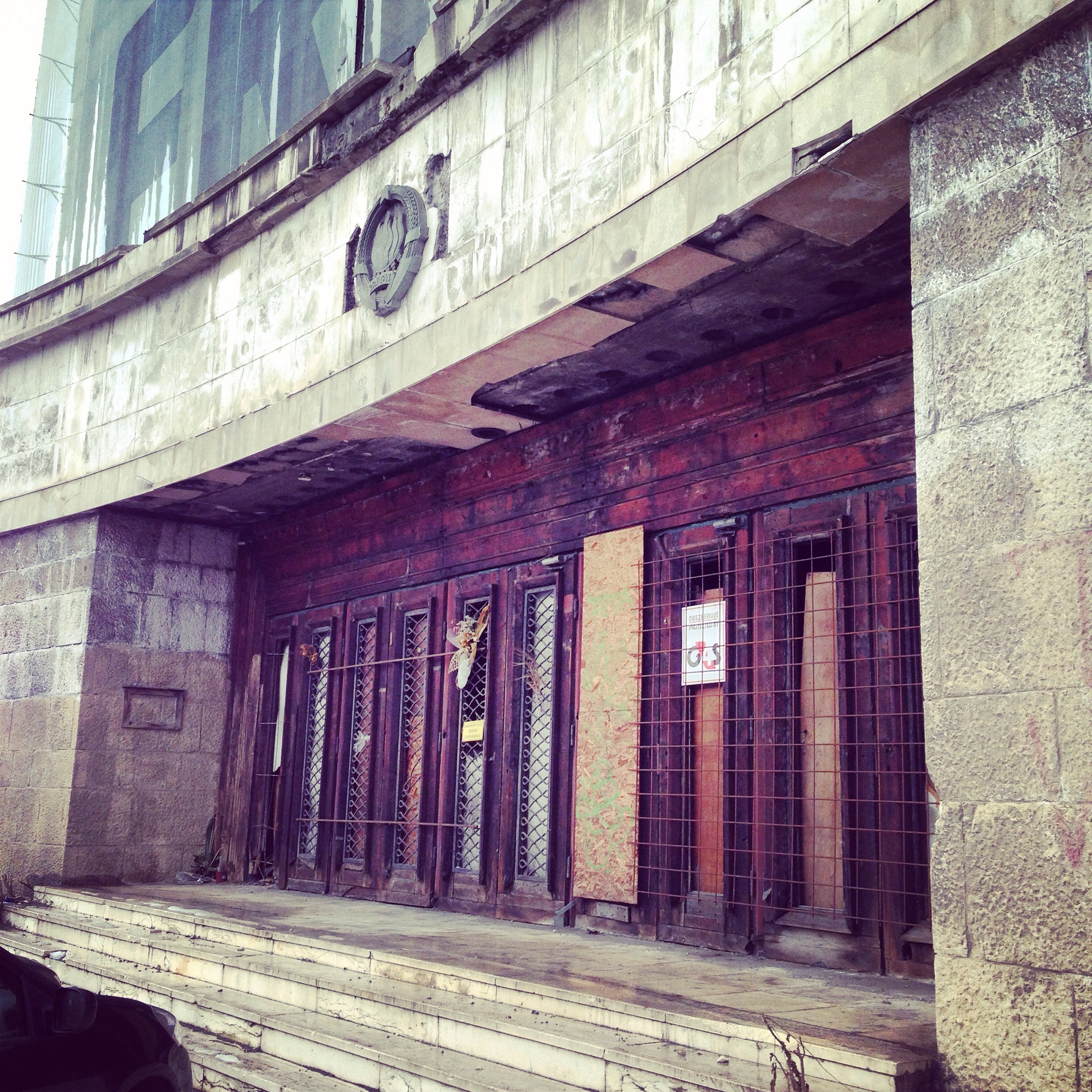 Un bâtiment abandonné à Belgrade 