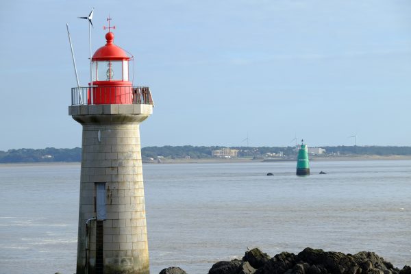 Le phare de Villès-Martin entre Loire et océan