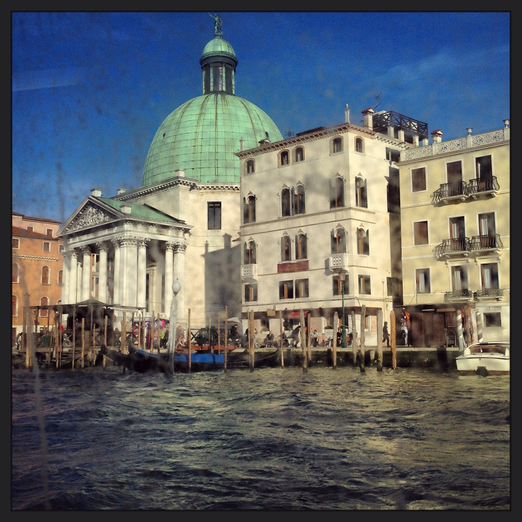 15. Venise, ses palais, ses gondoles et son Grand Canal