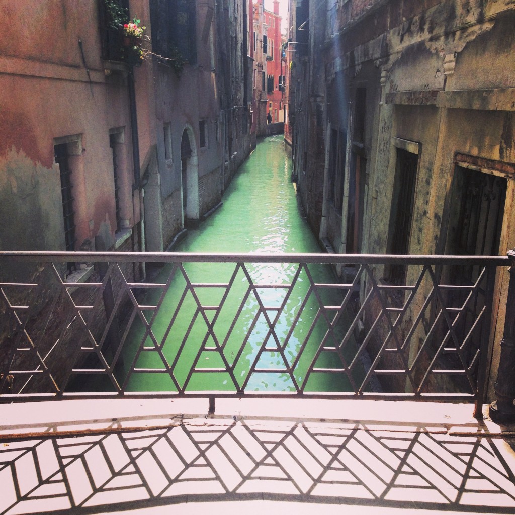 23. Un petit pont à Venise