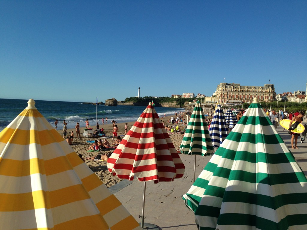 La grande plage de Biarritz au mois d'août