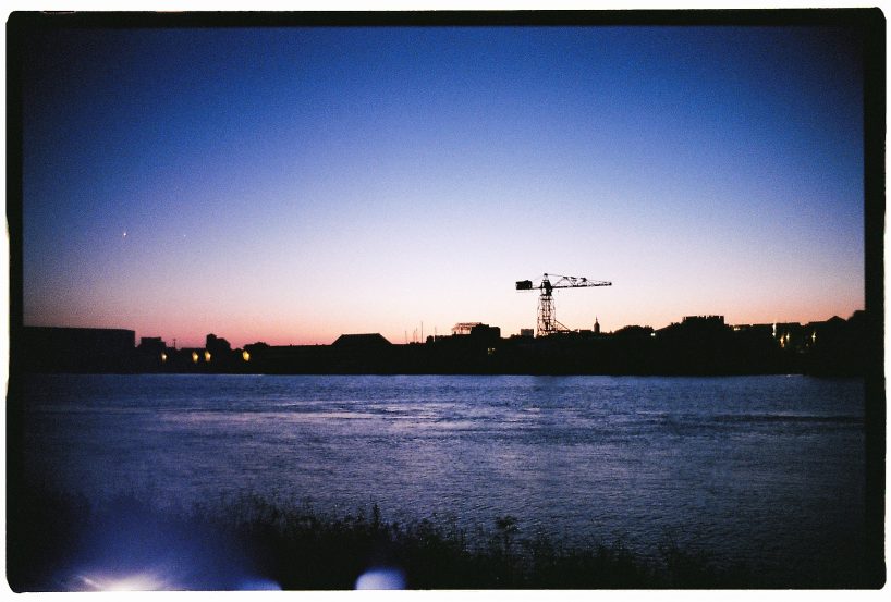 Trentemoult sur les bords de Loire au bord de la nuit