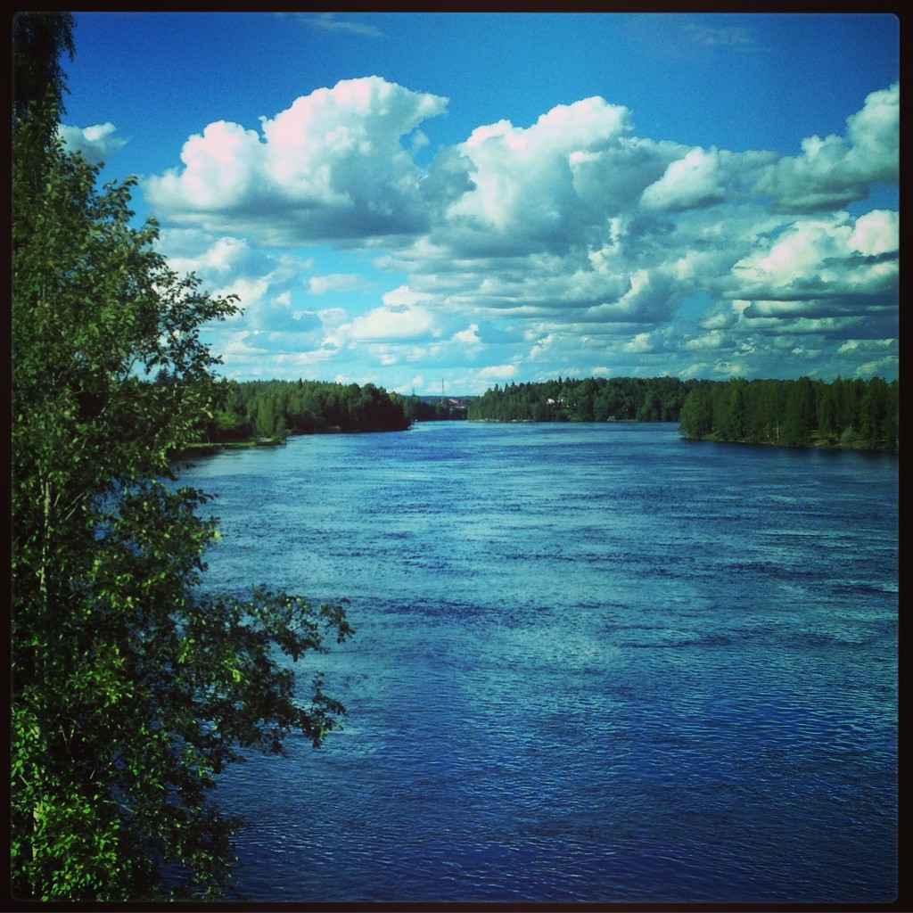 18. La Finlande est surnommée le pays des mille lacs