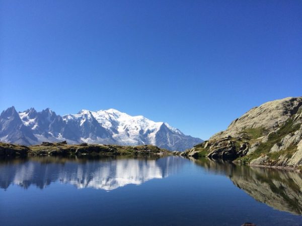 Le lac Blanc, face au Mont Blanc