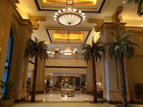 L'Emirate Palace à Abu Dhabi, l'hôtel le plus luxueux du monde