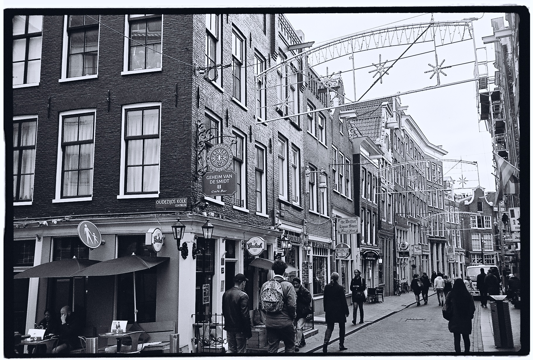 Les petites rues commerçantes d'Amsterdam