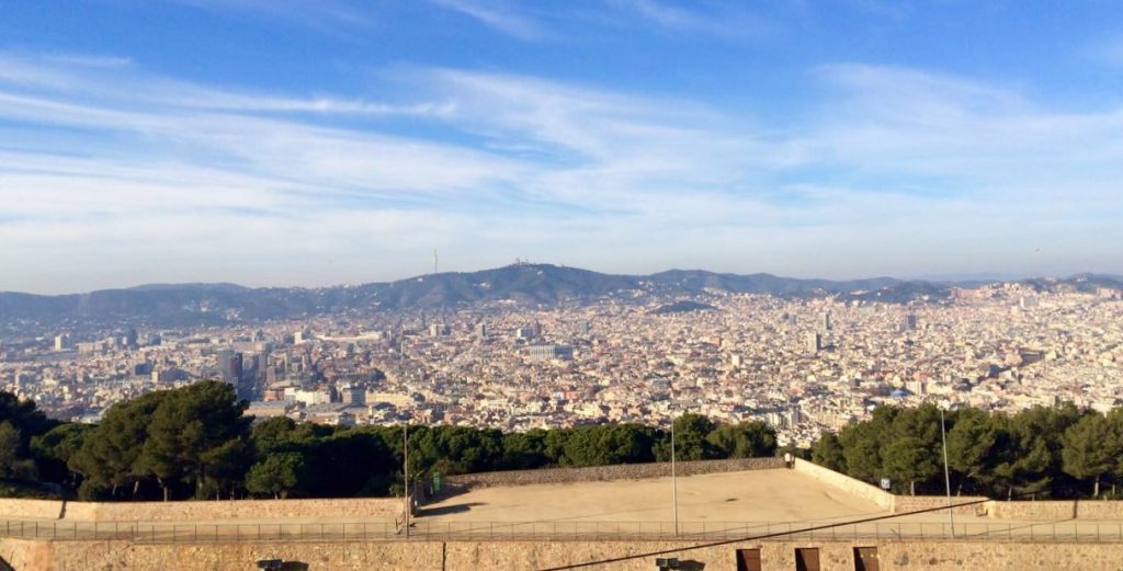 Vue panoramique sur la belle ville de Barcelone 