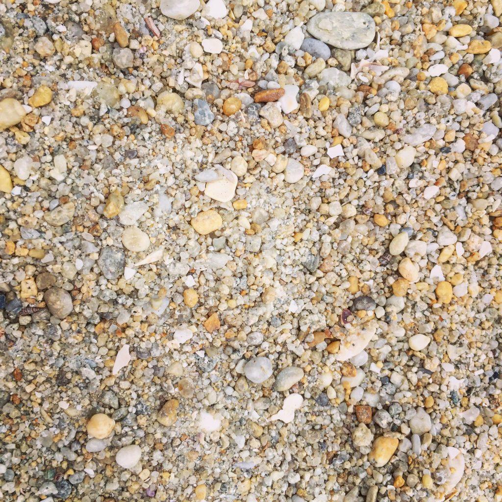 Les grains de sable de la grande plage de Carnac