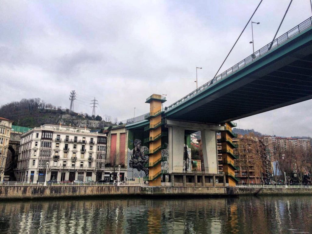 Bilbao, ville portuaire du nord de l'Espagne