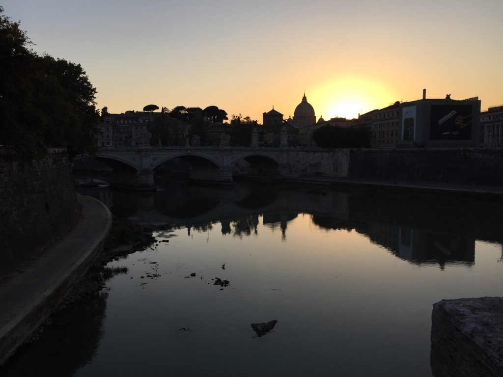 Coucher de soleil sur le Vatican et Rome