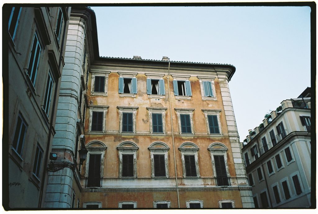 27. Un bâtiment à Rome