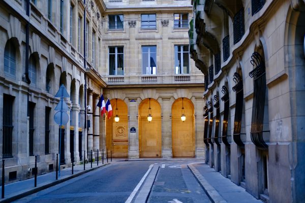 La splendide rue de Montpensier dans le centre de Paris