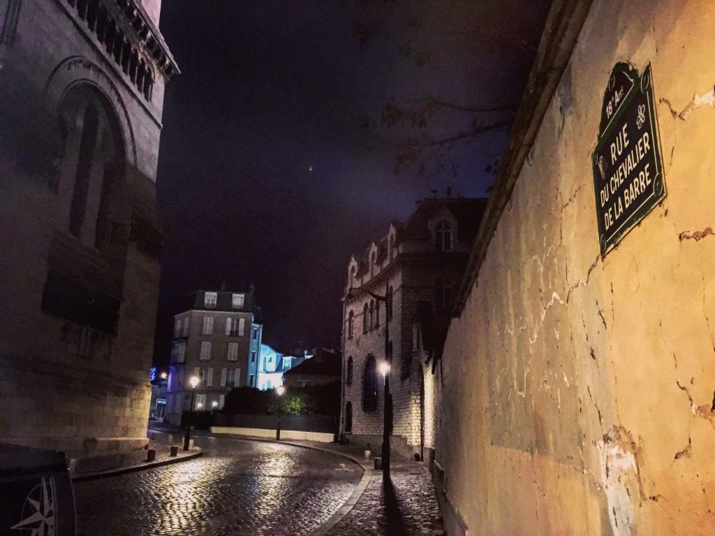 La rue du Chevalier de la Barre, l'une des plus belles rues de Paris