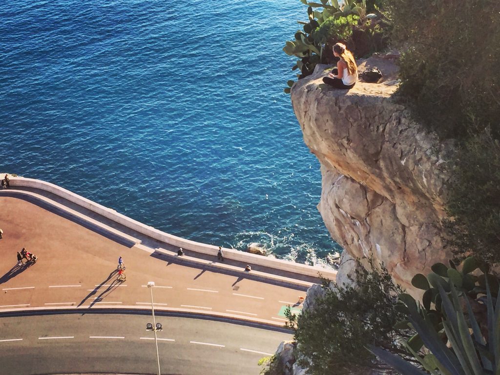 Une séance de méditation vertigineuse à Nice