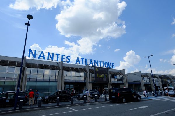 L'aéroport de Nantes Atlantique restera donc en service