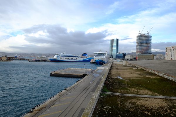 Le port de commerce de Marseille