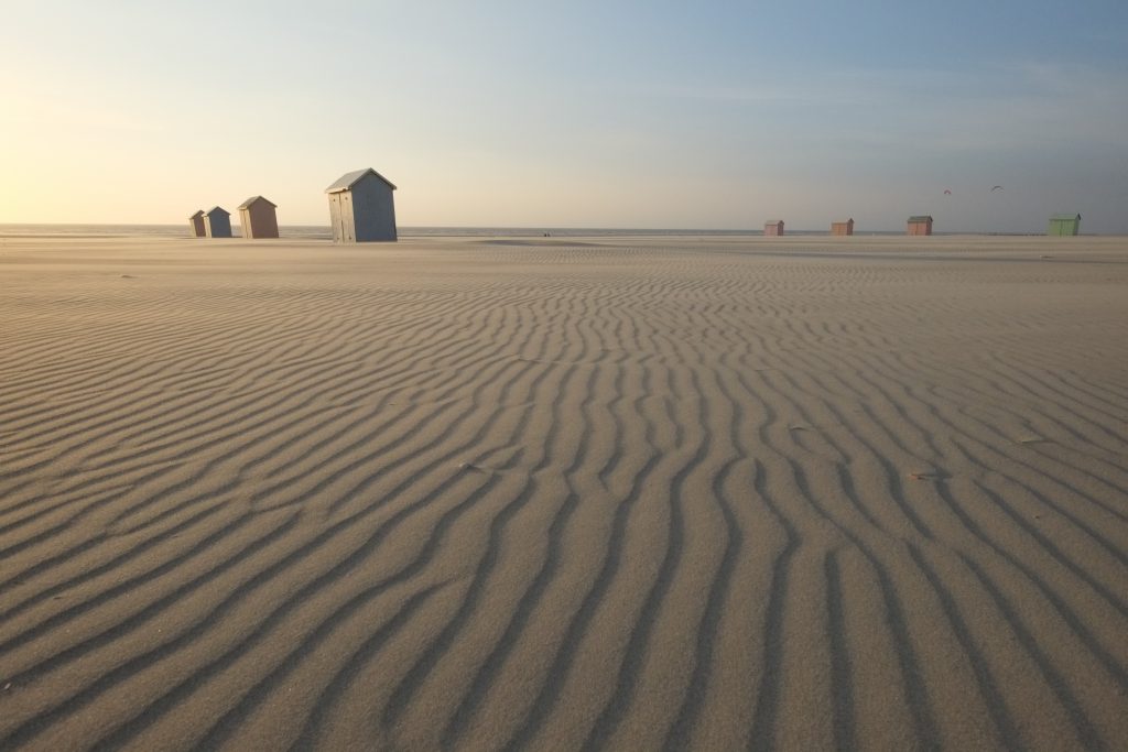 le sable immaculé, un peu comme une plage du bout du monde. Berck su mer