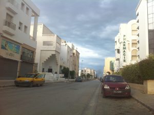 Dans les rues de Tunis, la plus grande ville de Tunisie