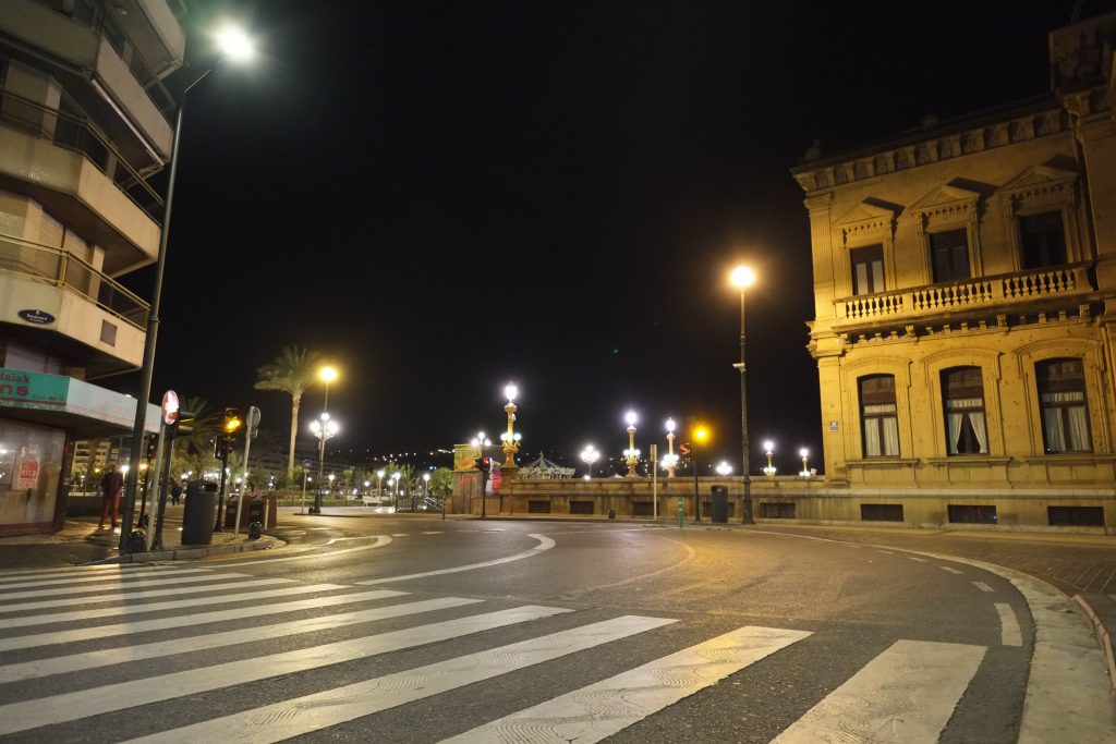 San Sebastian Donostia la nuit - avenida de la Libertad