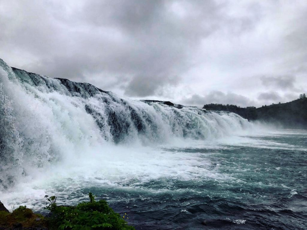 l'impressionnante chute d'eau de Gooafoss en Islande