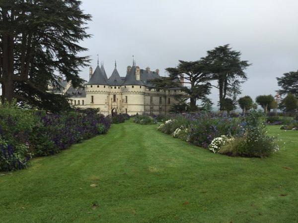Le château de Chaumont domine la Loire et les jardins