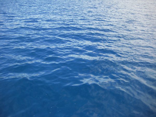 Le bleu infini de la mer Egée, l'un des plus beaux paysages de Grèce