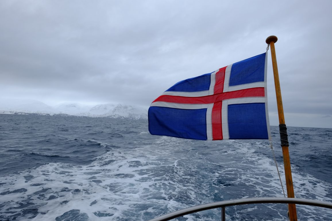 Navigation en Islande sur l'Océan Arctique