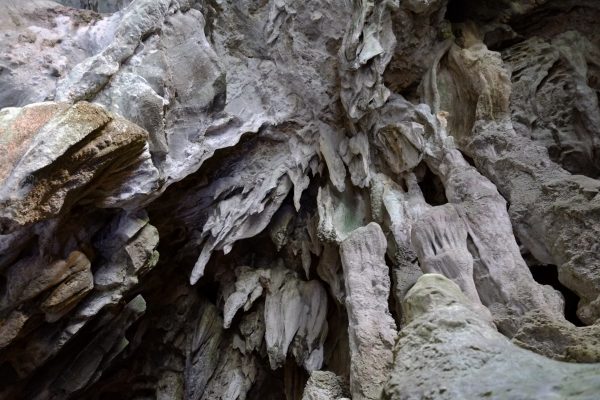 Les parois de la grotte des gorges de Kakuetta