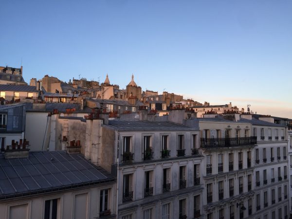 Vue sur les toits de Montmartre un après-midi d'hiver