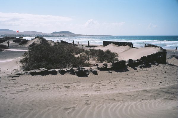 Sur une plage de l'île de Lanzarote, c'est aussi cela l'Espagne