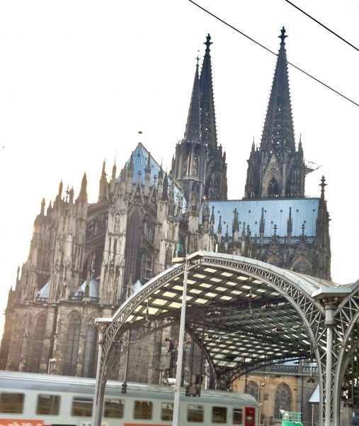 La cathédrale de Cologne vue depuis la gare