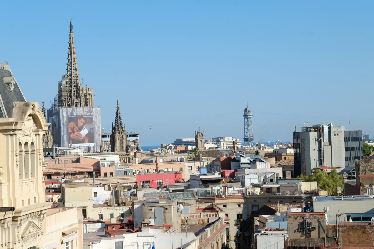 Une vue fantastique sur les toits du centre de Barcelone