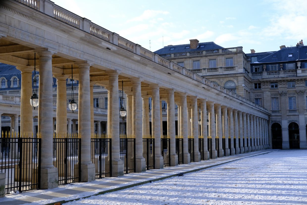 Les colonnes du jardin du Palais Royal en hiver