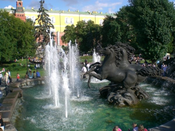 Les fontaines d'Alexandrovski Sad à Moscou