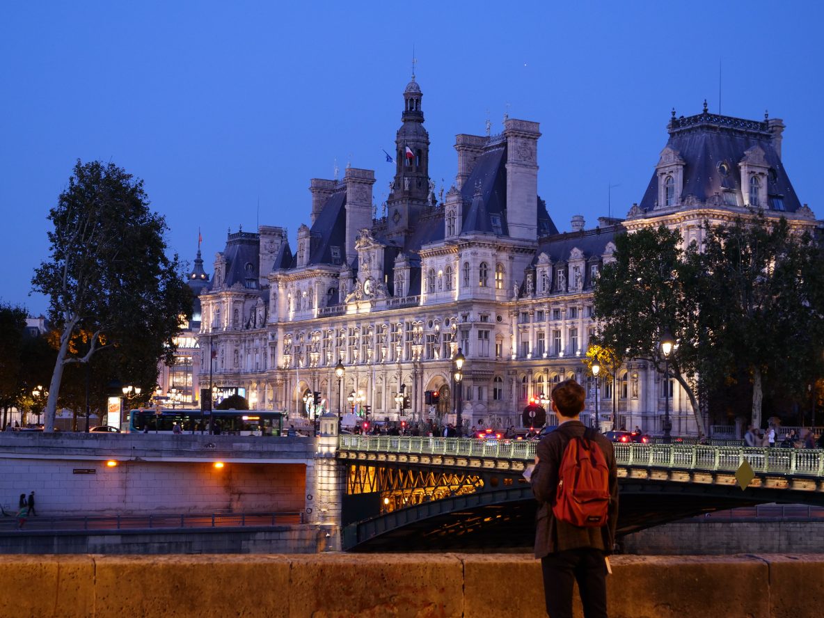 L'hôtel de ville, l'un des plus beaux monuments à Paris