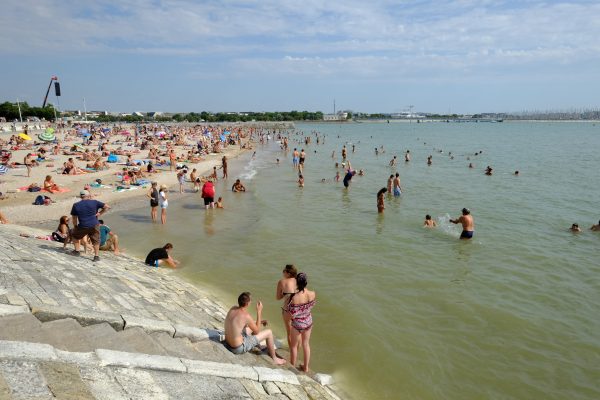 Aller à la plage, l'une des choses à faire à la Rochelle