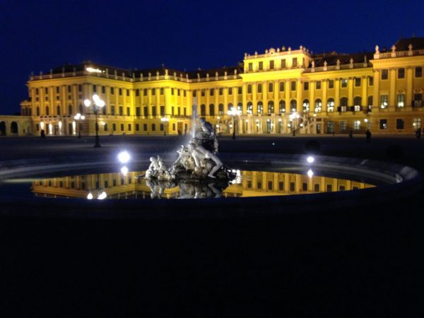 Vienne la nuit, la plus grande ville d'Autriche