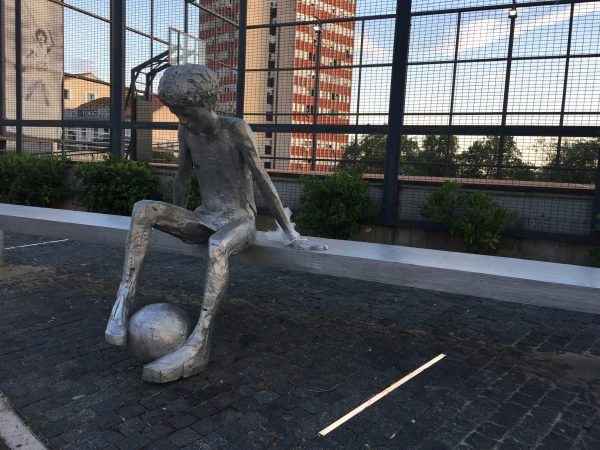 Les croates et le football, un monument à la gloire du football à Sibenik