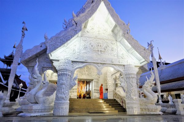 Un temple blanc influence certaine de Chang Rai