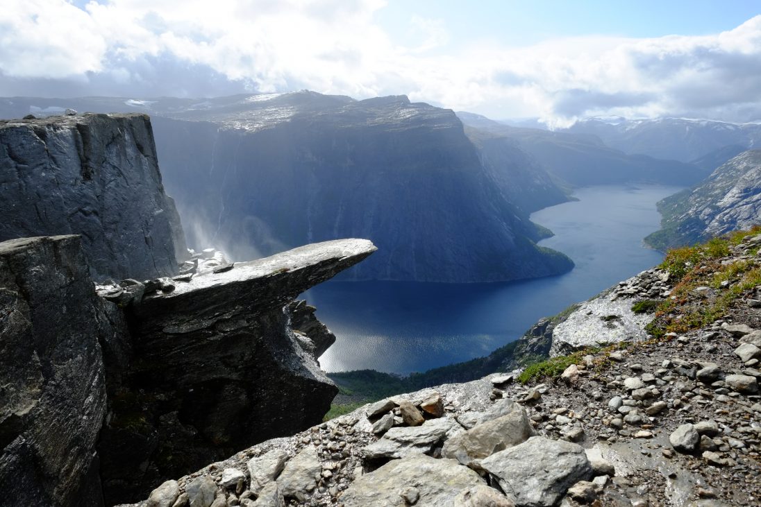Trolltunga ou la langue du troll la plus belle randonnée de Norvège