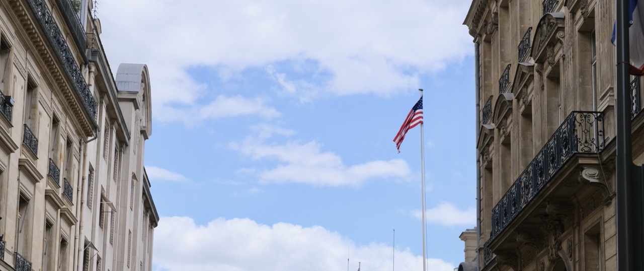 Quelle est la signification et l'histoire du drapeau américain